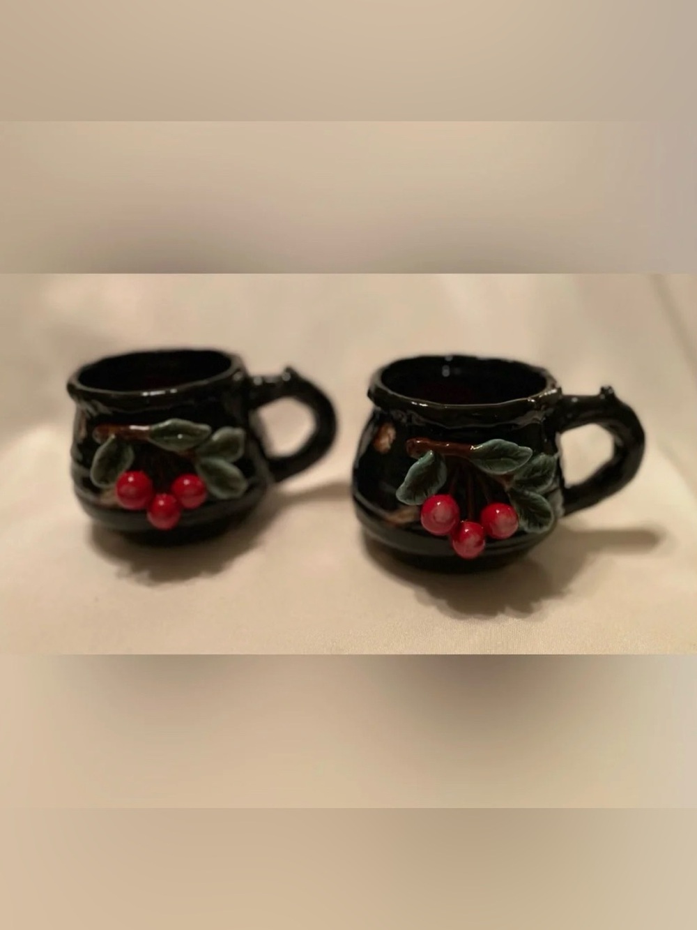 Apple Tree Design Set of 2 Cherry Tree Mugs Teacups NWOT Gorgeous RARE